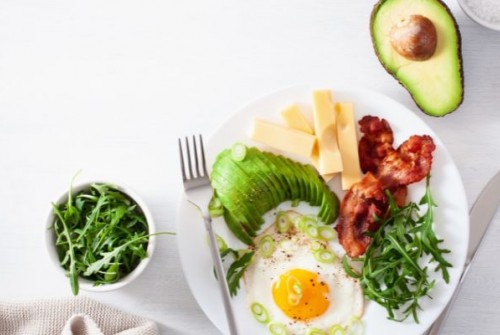 Dieta białkowo-tłuszczowa - co warto o niej wiedzieć?