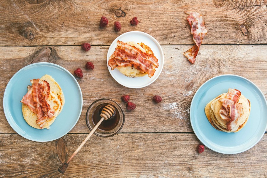 Przepis na Pancakes z syropem klonowym i boczkiem